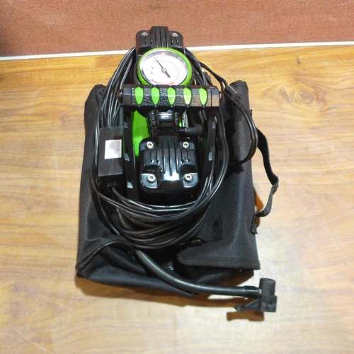 6433 - Bon Aire 12V Inflator and Magic Bags   (348-276,417) *This lot is subject to Vat