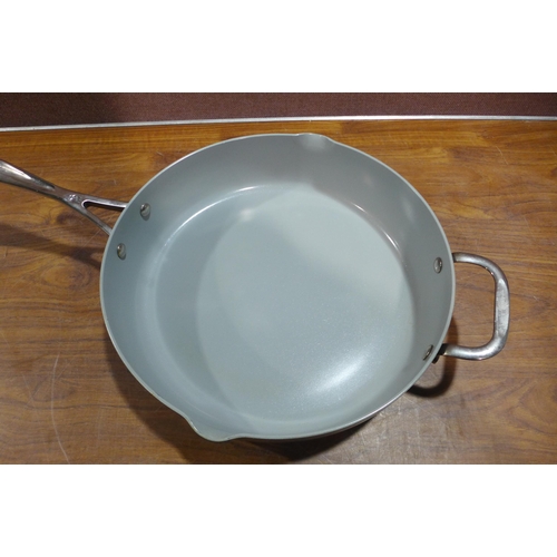 6443 - Henckels 4.7L Ceramic Saute Pan (348-289) *This lot is subject to Vat