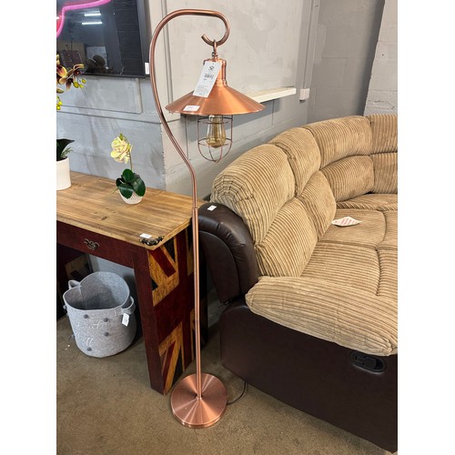 3005 - An Edison bulb hook floor lamp in copper, H 157cms (2133858)   #