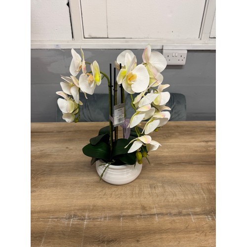 3024 - A triple artificial Orchid arrangement, H 45cms (54841319)   #