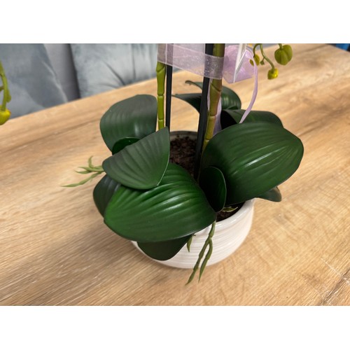 3024 - A triple artificial Orchid arrangement, H 45cms (54841319)   #