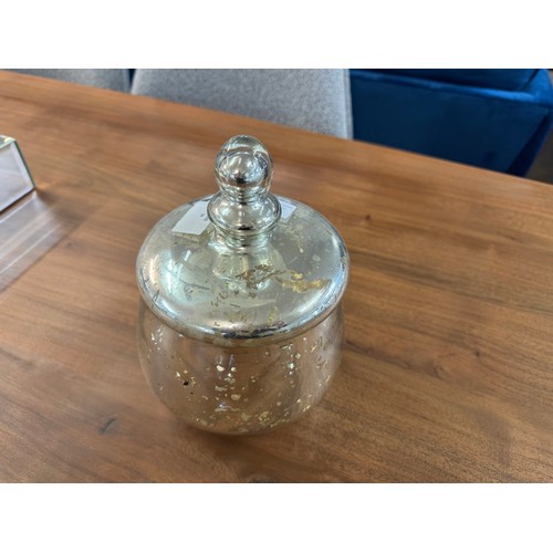 3035 - A silver bulbous trinket jar (2239307)   #