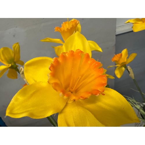 3049 - A tall potted artificial Daffodil arrangement, H 56cms (50564211)   #