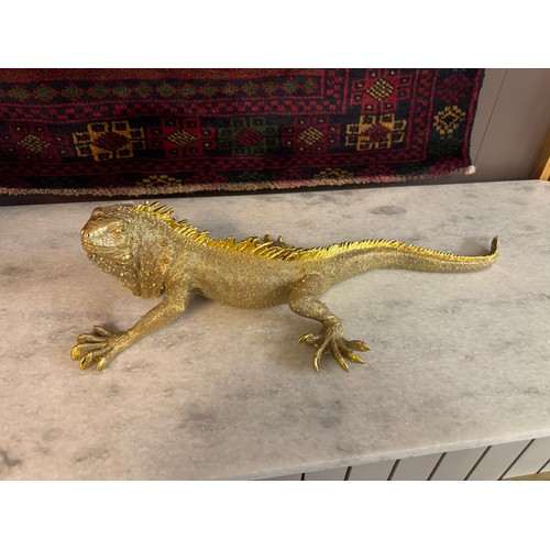 3056 - A gold lizard wall decoration, L 60cms (777017)   #