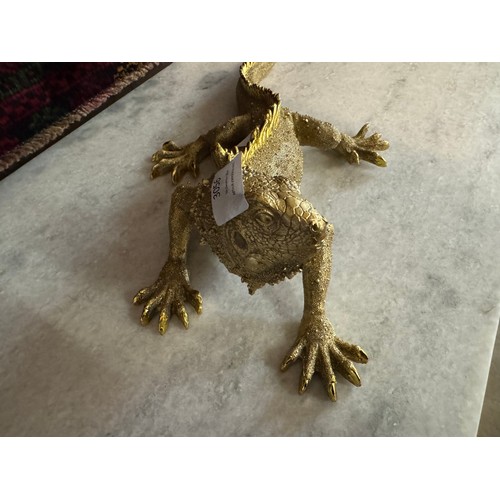 3056 - A gold lizard wall decoration, L 60cms (777017)   #