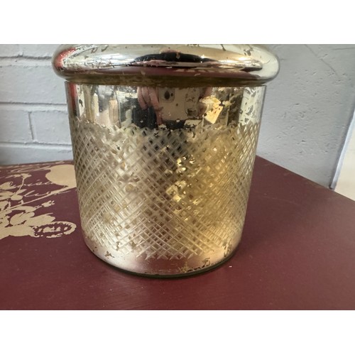 3063 - A silver etched trinket jar with lid (2188105)   #