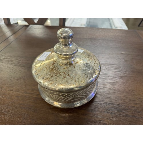 3210 - A large decorative trinket jar (2096303)   #