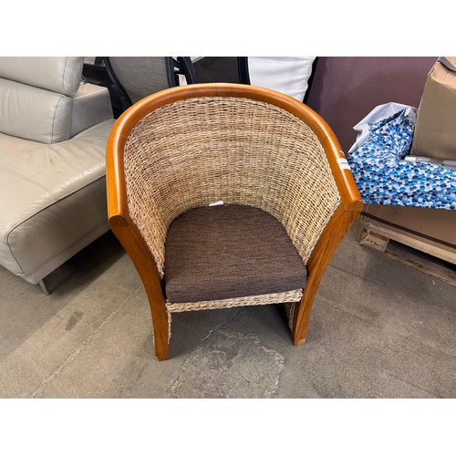 3263 - A wicker style chair