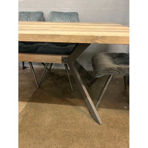 3102 - A Kamala 1.8m table