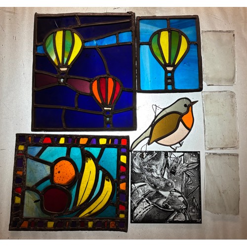 9079 - A large quantity of clear glass tiles and assorted leaded stained glass