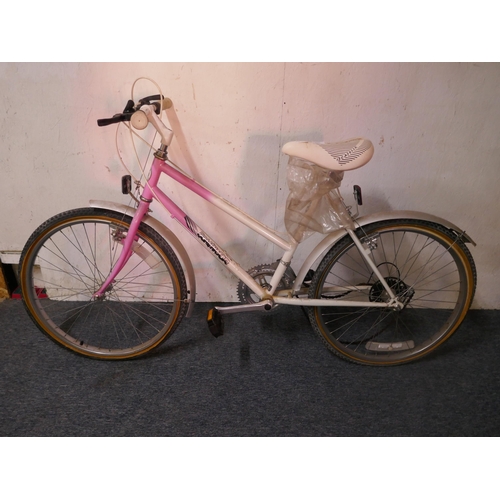 5274 - A H.W Cycles Dominator ladies bike fitted with mud guards