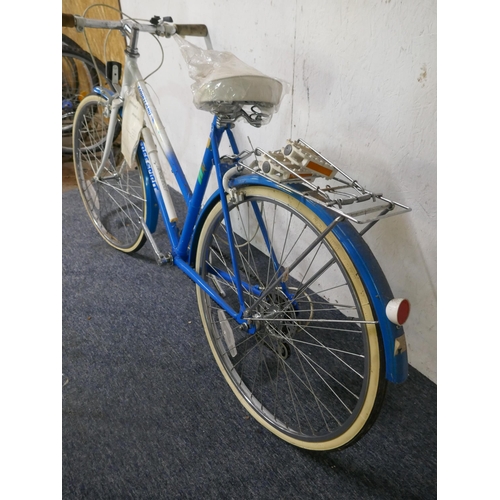 5299 - A Free Spirit Courtland ladies bike with mud guard and pannier rack