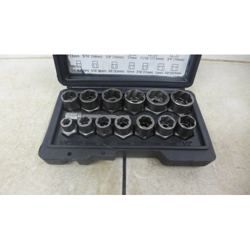 5010 - A 14 piece nut and bolt extraction socket set