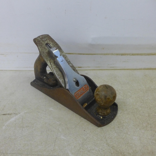 5014 - 3 wood planes - Stanley and Bailey No.6, Stanley No.4½ and Record No.078 and a Cookes hole cutter