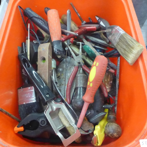 5044 - A large quantity of assorted tools and other items including corner clamps, a Woden 186B/a bench vic... 