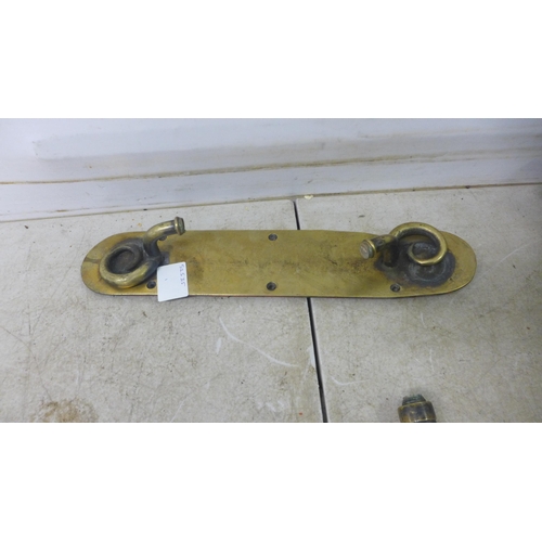 5063 - 2 pairs of brass door handles