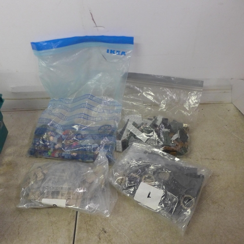 5070 - A quantity of LEGO