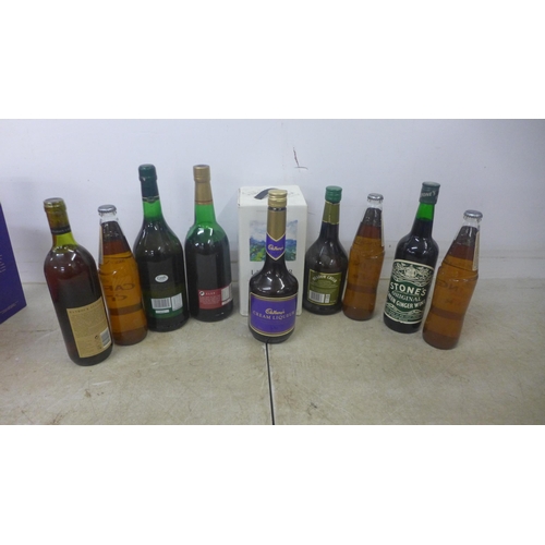 5084 - A box of assorted wines and spirits including Cadbury's Cream Liqueur, Meadow Cream Original Blend, ... 