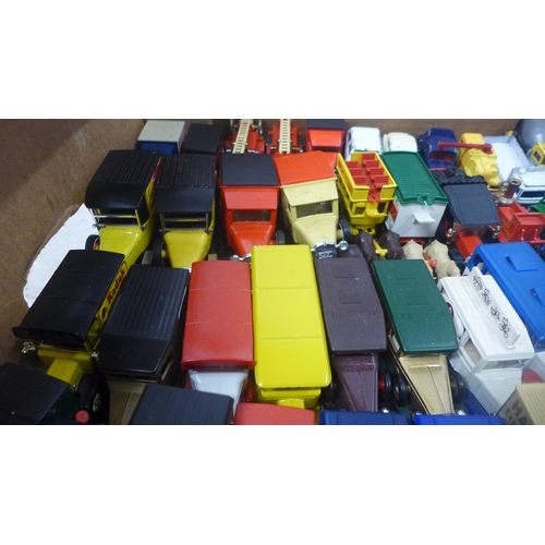 5089 - A quantity of die-cast model vehicles including Matchbox, Lledo, Corgi and Tomica