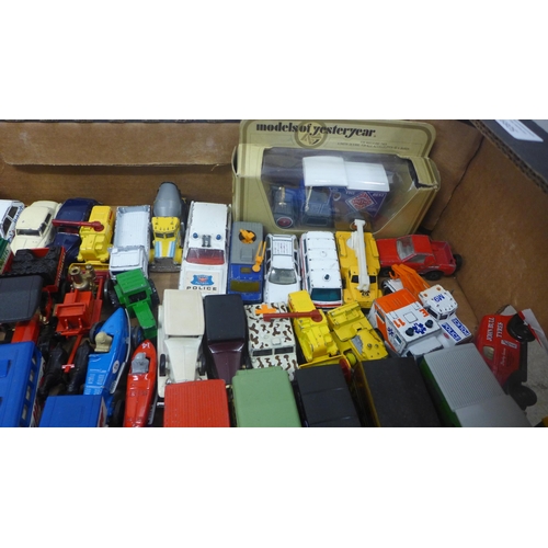 5089 - A quantity of die-cast model vehicles including Matchbox, Lledo, Corgi and Tomica