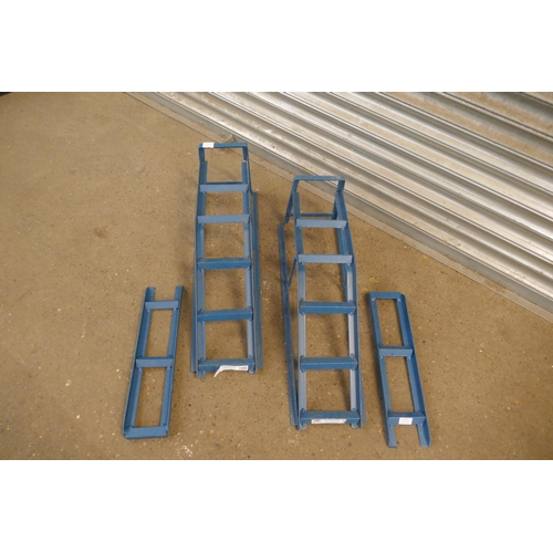 5312 - A pair of metal car ramps