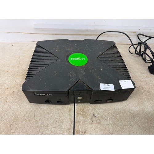 5116 - An original XBox games console with controller and power cable