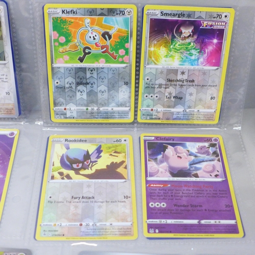 2023 - Over 500 Pokémon cards including rare cards and holographic in protective wallets