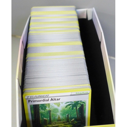 2026 - Over 500 Pokémon cards including rare cards and holographic in protective wallets