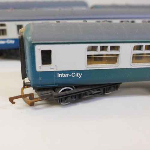 2045 - Six OO gauge Hornby and Lima Inter-City railway carriages