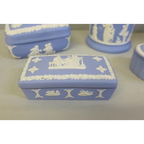 2052 - Wedgwood Jasperware trinket boxes with lids and a lidded canister