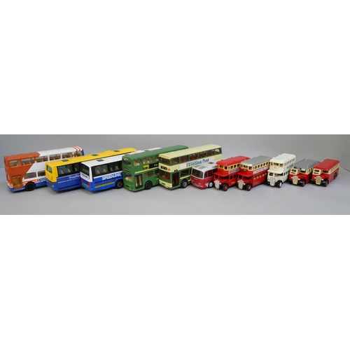 2136 - A collection of die-cast coaches and buses including Corgi and Lledo (19)