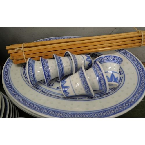 2156 - A collection of Chinese blue and white dragon pattern dinnerwares, together with chopsticks and anot... 