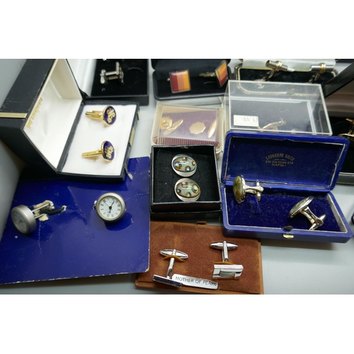 2213 - A collection of boxed cufflinks including Wedgwood