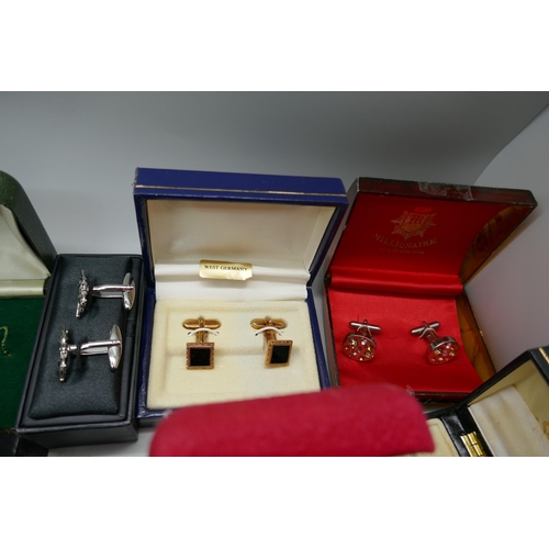 2213 - A collection of boxed cufflinks including Wedgwood