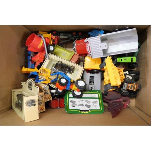 2250 - Model vehicles, etc., Matchbox, die-cast vehicles, a vintage tin-plate clockwork motorcycle and ride... 