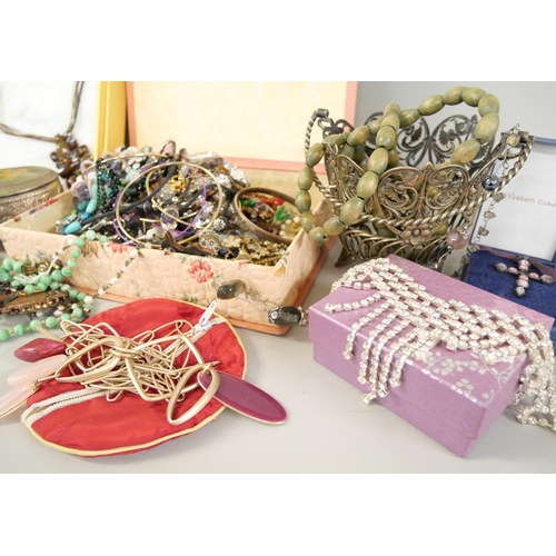 2259 - A box of costume jewellery