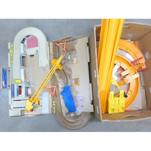 2288 - A Hot Wheels Construction set, track and accessories **PLEASE NOTE THIS LOT IS NOT ELIGIBLE FOR IN-H... 