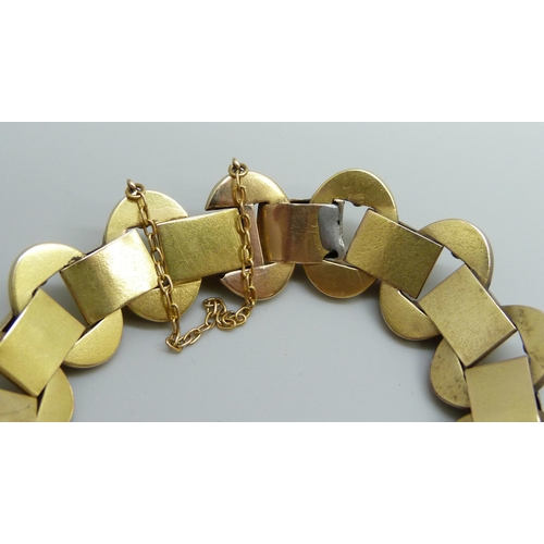 7007 - A Victorian yellow metal bracelet, 24.3g