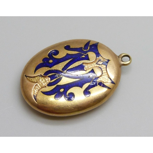 7008 - A c1900 yellow metal and enamelled picture pendant, 4.4g, enamel a/f