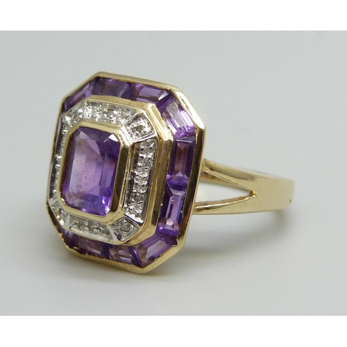 7087 - A 9ct gold Art Deco style amethyst and diamond ring, 3.9g, O