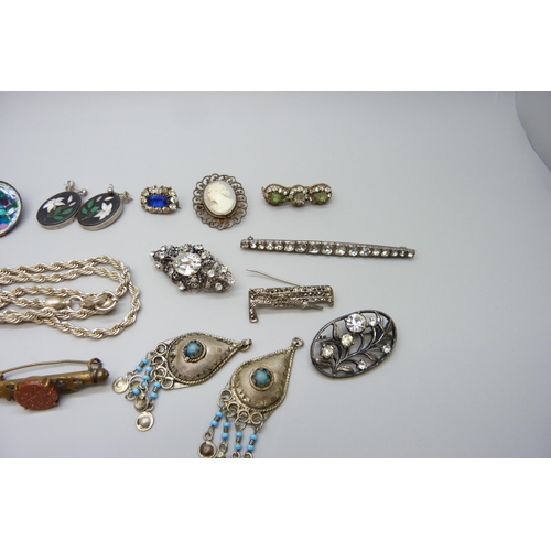 7093 - A collection of jewellery including Pietra Dura earrings, brooches, etc.