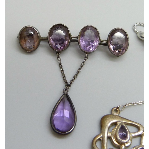 7099 - A collection of amethyst set jewellery including an early 20th Century silver and amethyst drop broo... 