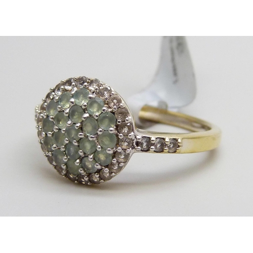 7134 - A silver gilt light green alexandrite and topaz cluster ring, U