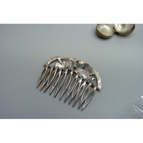 7147 - A silver comb set with marcasite, a silver rose quartz pendant on chain and a silver pill box set wi... 