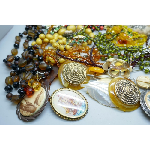 7181 - Amber and semi-precious stone jewellery and other vintage jewellery