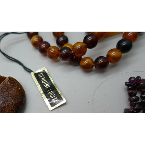 7181 - Amber and semi-precious stone jewellery and other vintage jewellery