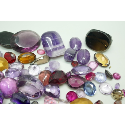 7189 - A collection of unmounted gemstones, etc.