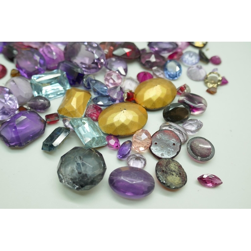 7189 - A collection of unmounted gemstones, etc.