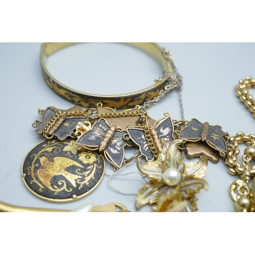 7206 - A collection of Toledo jewellery and assorted gold tone jewellery