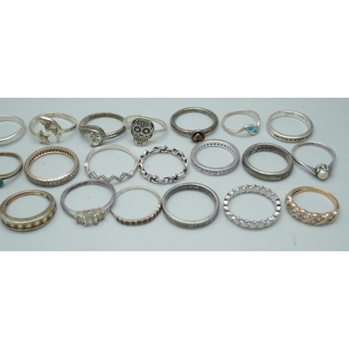 7219 - Twenty-six silver rings